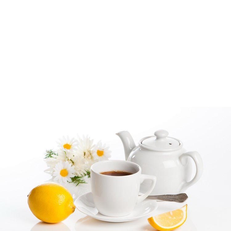 Открытка цветы на фоне голубого неба  сиреневые цветы  Доброго ранку 