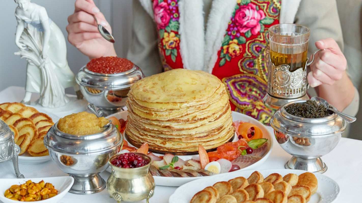 Открытка чаепитие с блинами   блины   С масленицей 