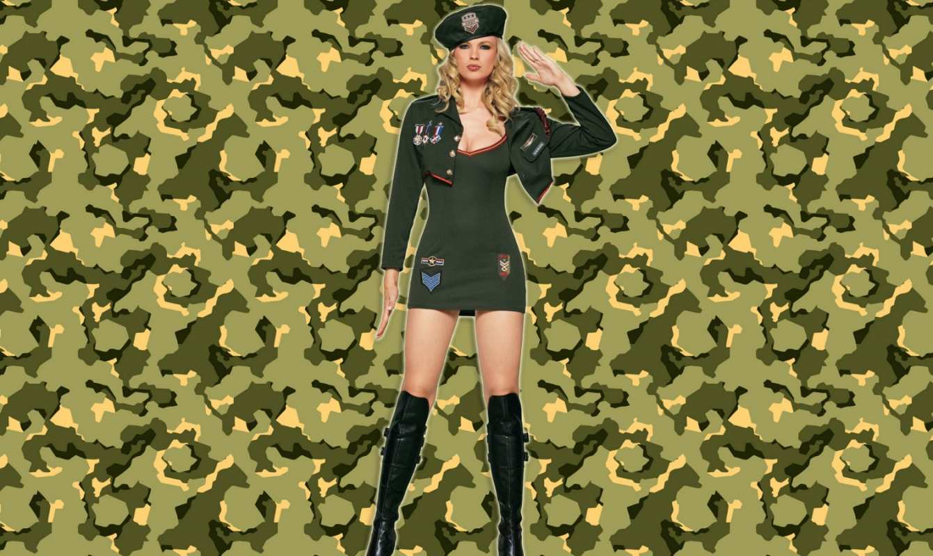 Открытка девушка солдат в военной форме  23 февраля  З днем ​​захисника України 