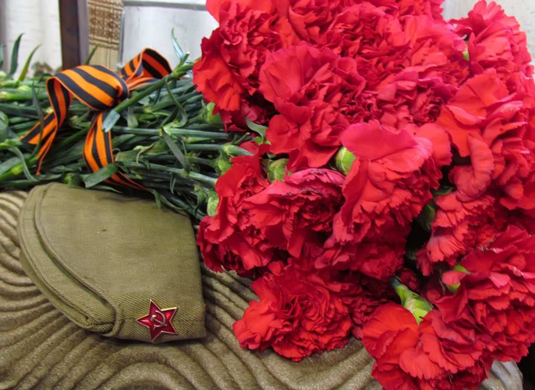 Открытка пилотка со звездой  9 мая  З 9 травня 