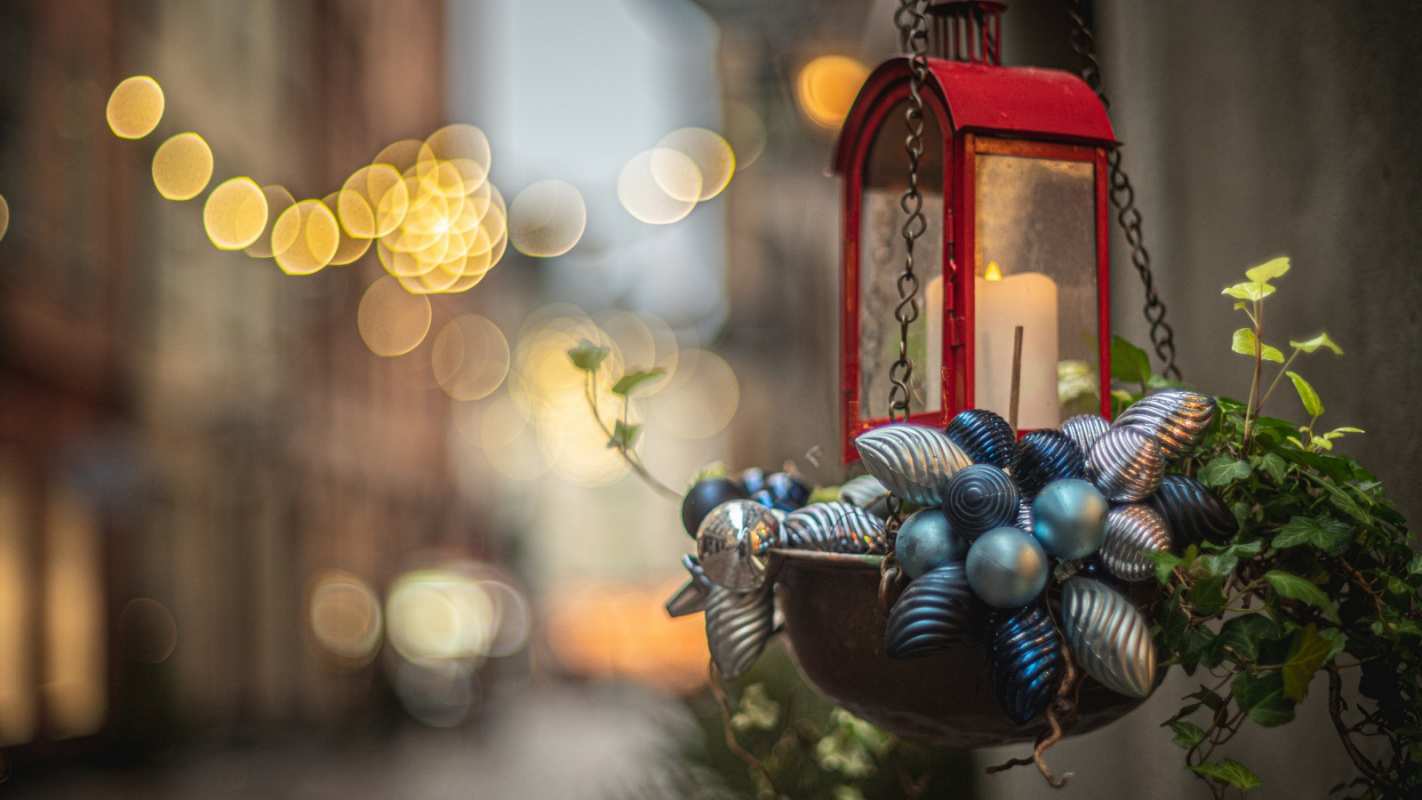 Открытка фонарик со свечой  новый год  З новим роком 