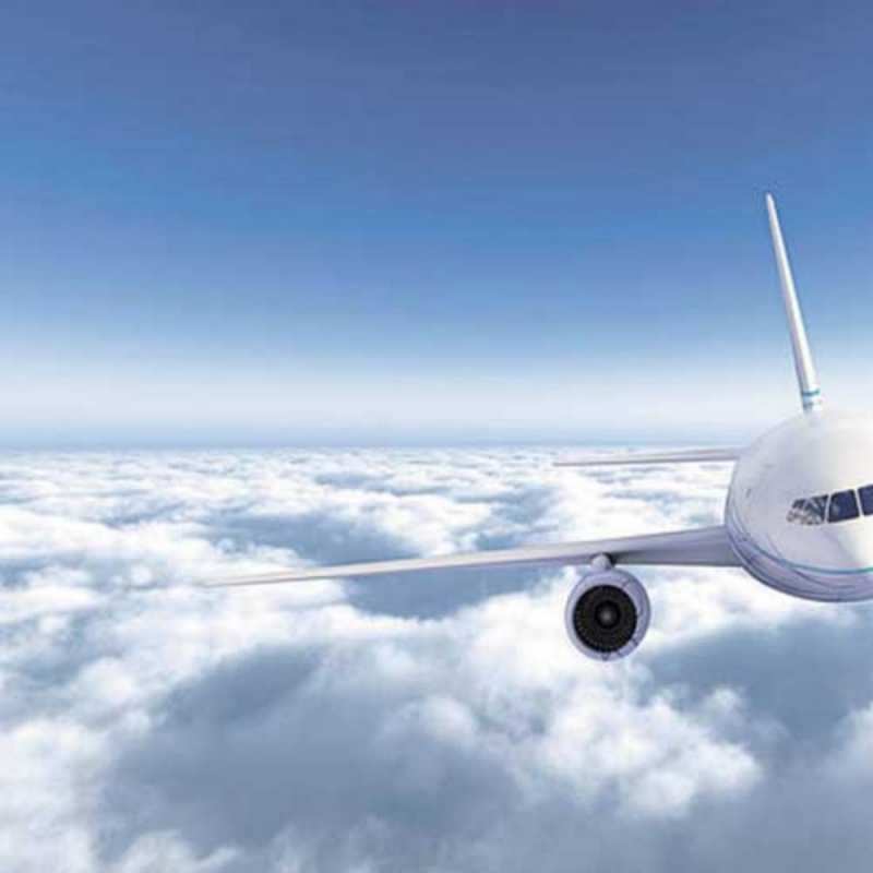 Открытка лайнер в полете белые облака и половина самолета Щасливої ​​дороги 