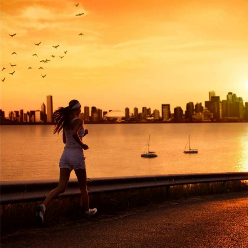 Открытка для спортсменов  девушка бежит  Доброго ранку 